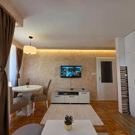 Iva Lux Centar *